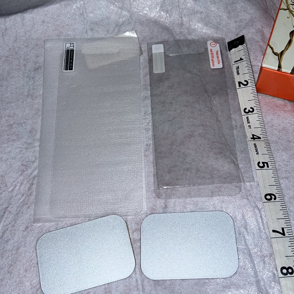 iPhone Screen Protector & Magnets - Picture 4 of 4